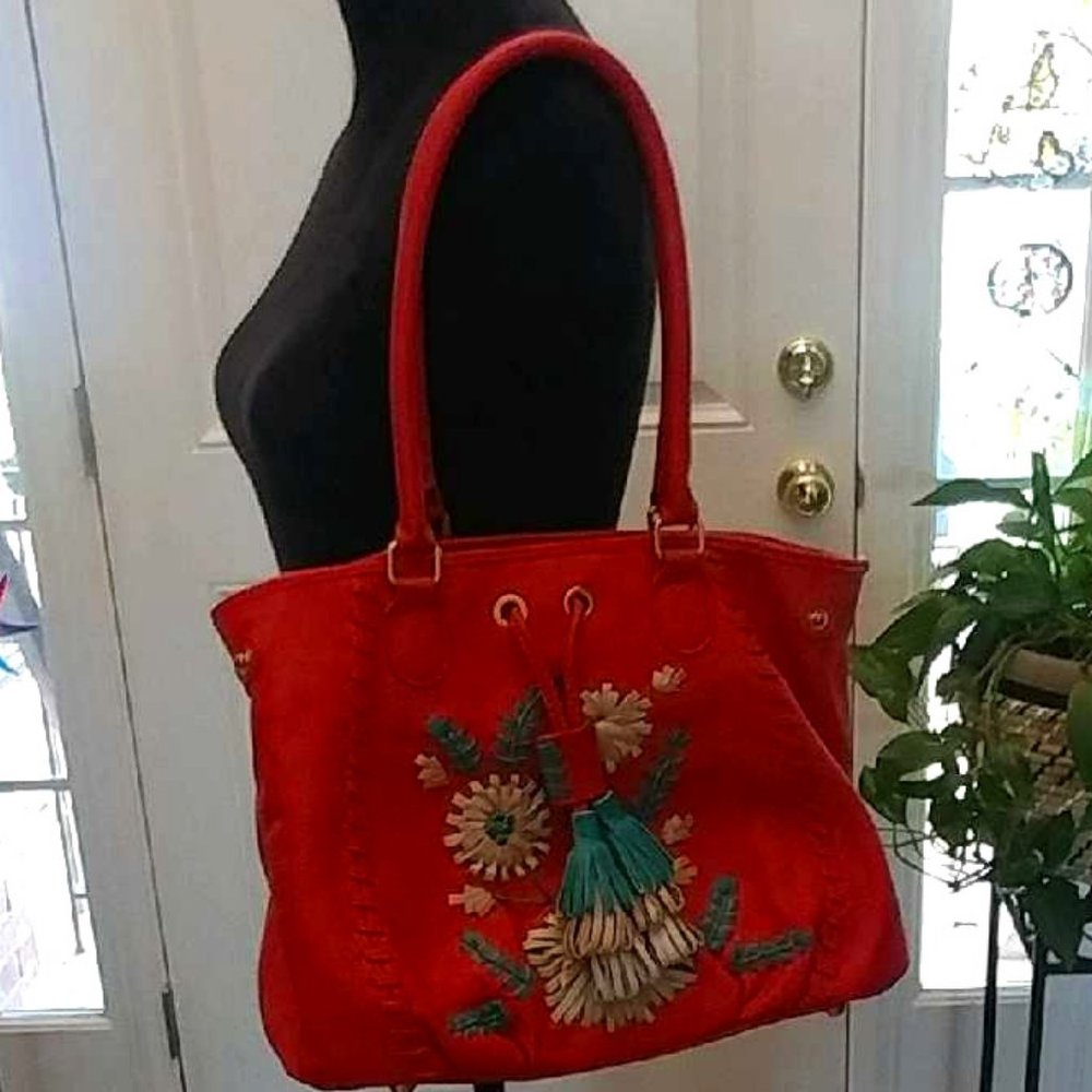 Isabella Fiore Stunning Leather Cross body Purse